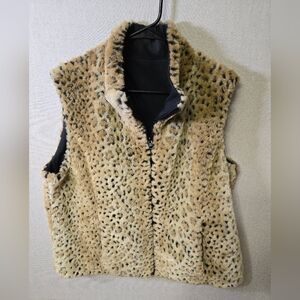 Women's Animal Print/Black Reversible Vest Zip Front Pockets